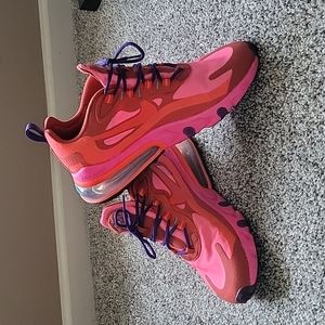 Nike Air 270 React Electric Pink Women's 9 but fits like 8.5